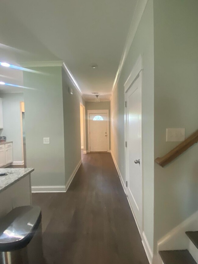 Foto del edificio - Fantastic Commerce home, lease furnished o...