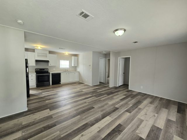 Foto del edificio - 1400 Banana Rd