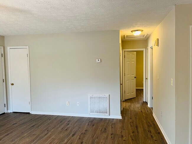 Foto del edificio - 7128 Greenway Cove SW