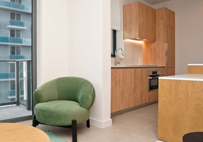 Building Photo - 11 NE 6th St