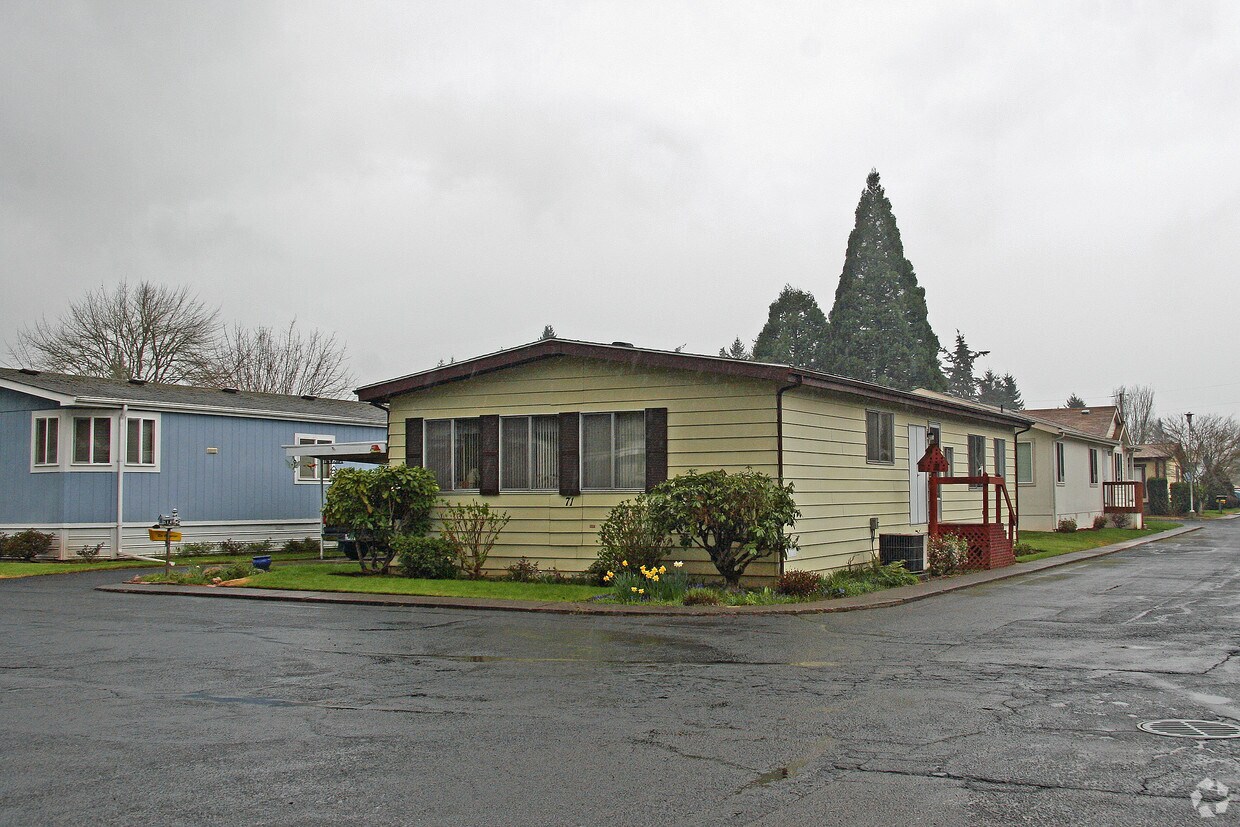 749 SE Second Ave, Canby, OR 97013 Apartments in Canby, OR