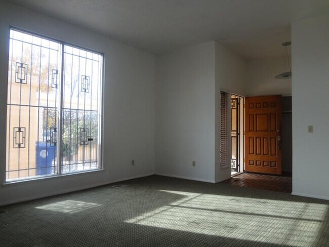 Building Photo - NE 2/BA 2/BA 2/CG