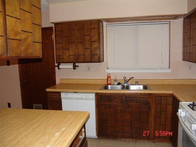 Building Photo - 5433 Van Horn Dr