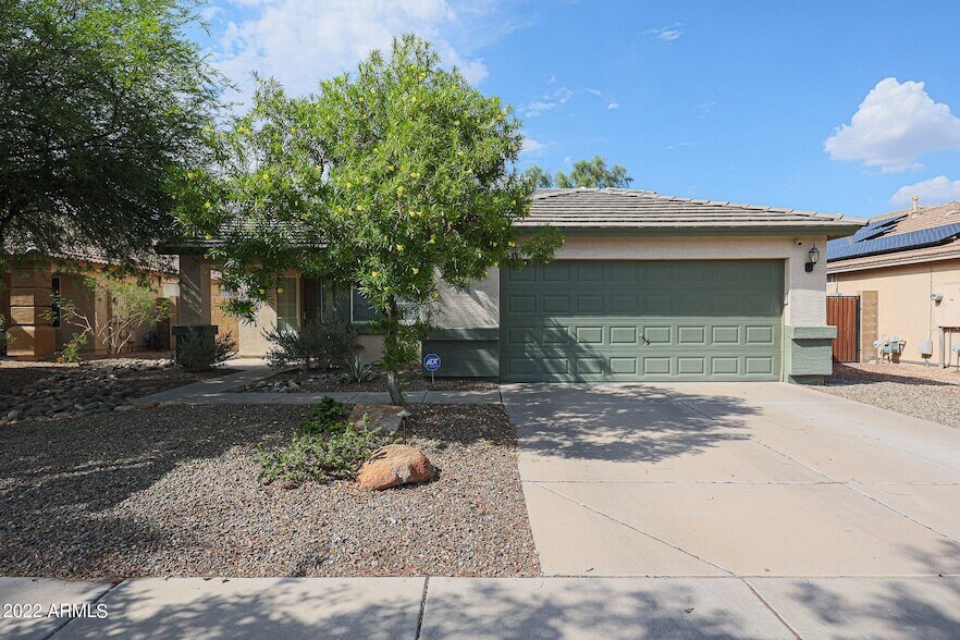 Foto principal - 15126 W Woodlands Ave