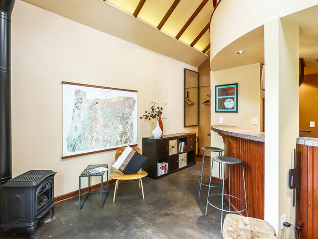 Foto del edificio - 5826 SE Hawthorne Blvd