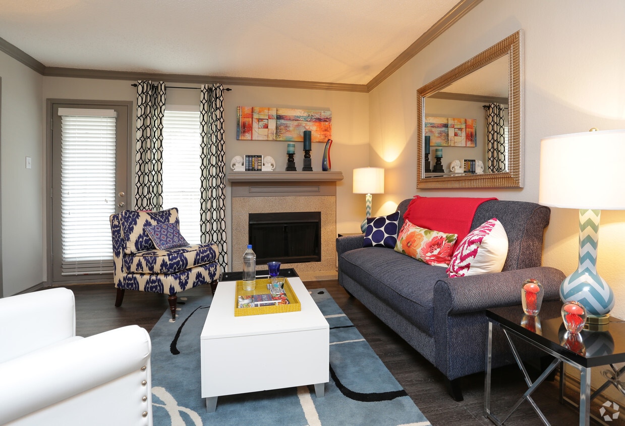 Village Green of Bear Creek Rentals Euless, TX
