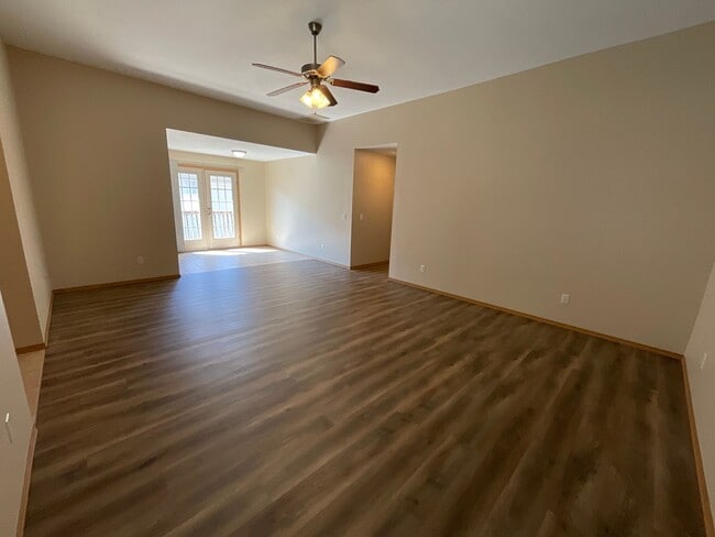 Building Photo - LEASING