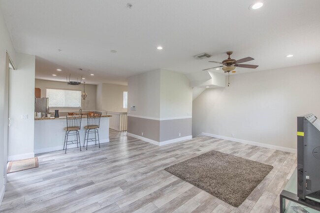 Building Photo - 2874 S Oasis Dr