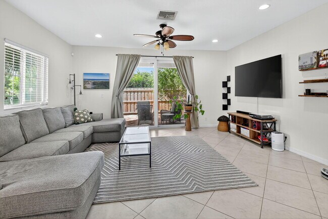 Foto del edificio - 2622 Webb Ave