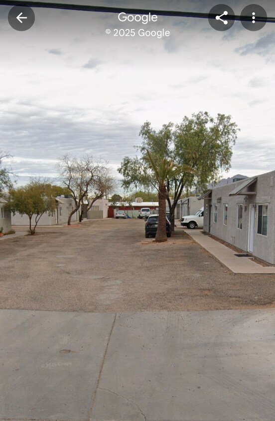 Foto del edificio - 452 E Blacklidge Dr