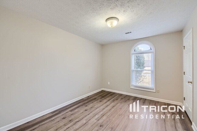 Foto del edificio - 280 Cornwallis Way