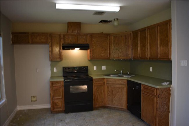 Building Photo - 13210 Country Dawn Dr