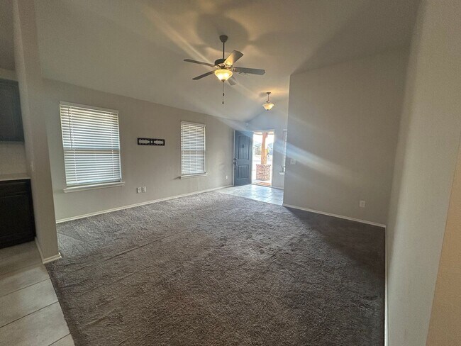 Building Photo - Beautiful 3 Bedroom, 2 Bathroom Home in Edmond Schools