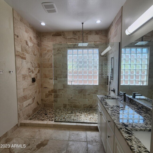 Foto del edificio - 4553 North Point Ridge Rd