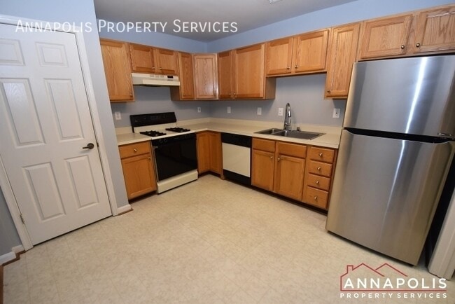 Building Photo - 2615 Compass Dr