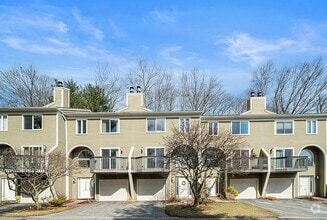 Building Photo - 248 Kenrick St