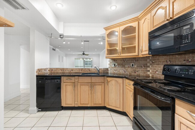 Foto del edificio - 6300 S Falls Cir Dr
