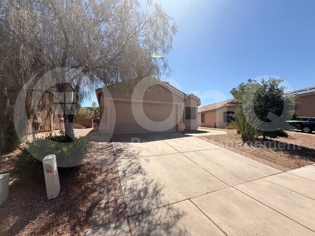 Building Photo - 8753 N Moonfire Dr