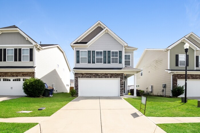 Primary Photo - Luxurious Home Near USC, Fort Jackson, and...