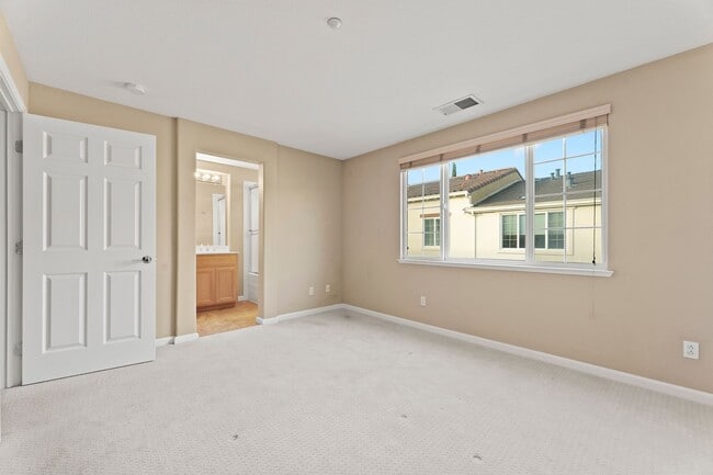 Photo - PEACEFUL & CONVENIENT TOWNHOME INCLUDES TW...