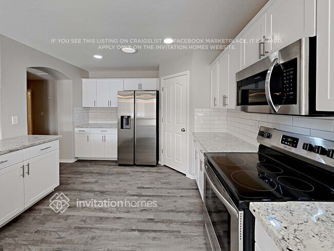 Building Photo - 1991 W Sunshine Butte Dr