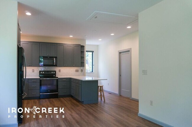 Foto del edificio - 11 Hilltopia Rd