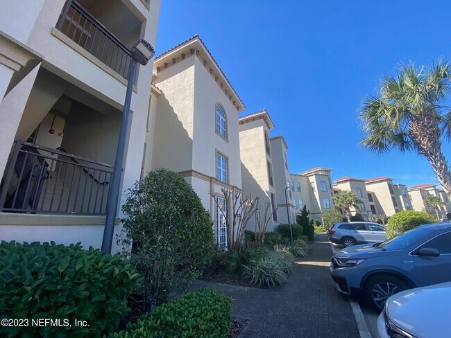 Building Photo - 140 Pantano Cay Blvd