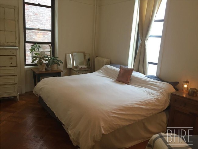Foto del edificio - 115 Montague St