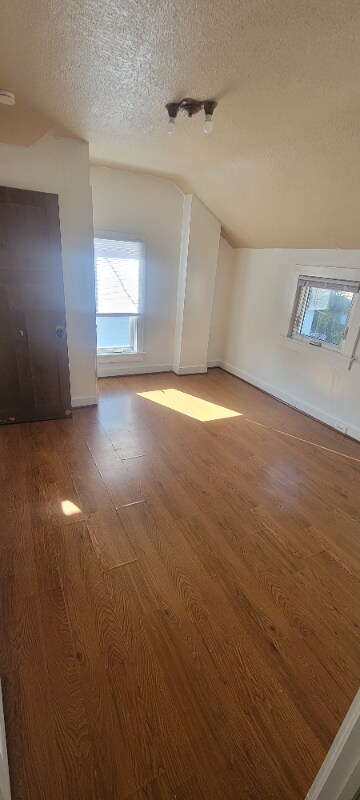 Foto del edificio - 865 W 5th St