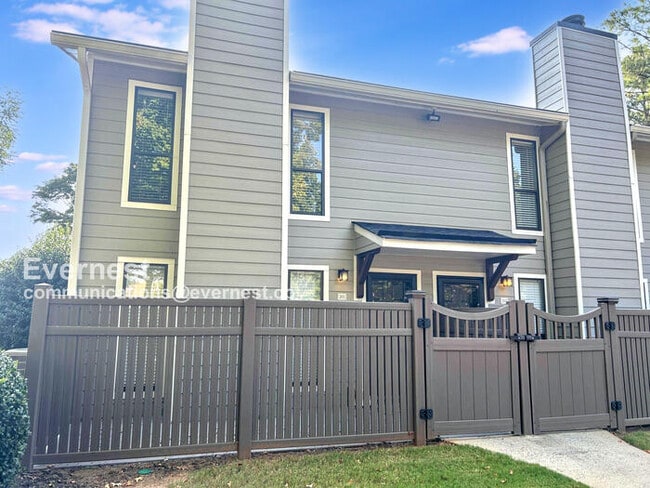 Building Photo - 201 Park Ridge Cir