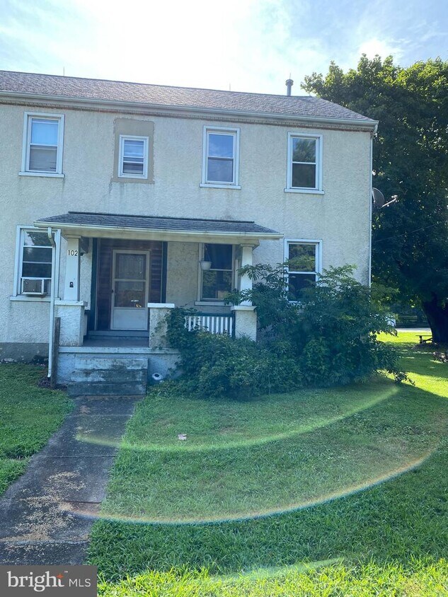 Primary Photo - 102 W Christine Rd