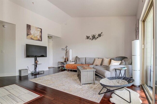 Foto del edificio - 6000 Shepherd Mountain Cove