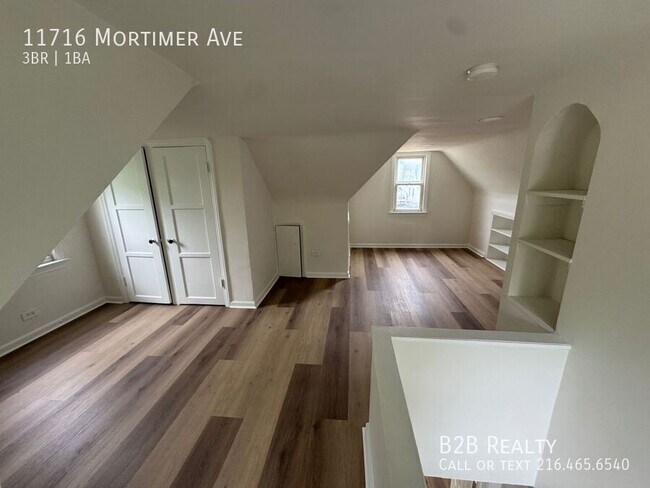 Foto del edificio - 11716 Mortimer Ave