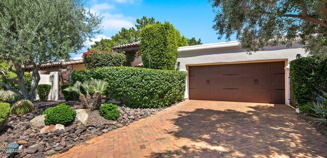 Building Photo - 9836 E Topaz Dr