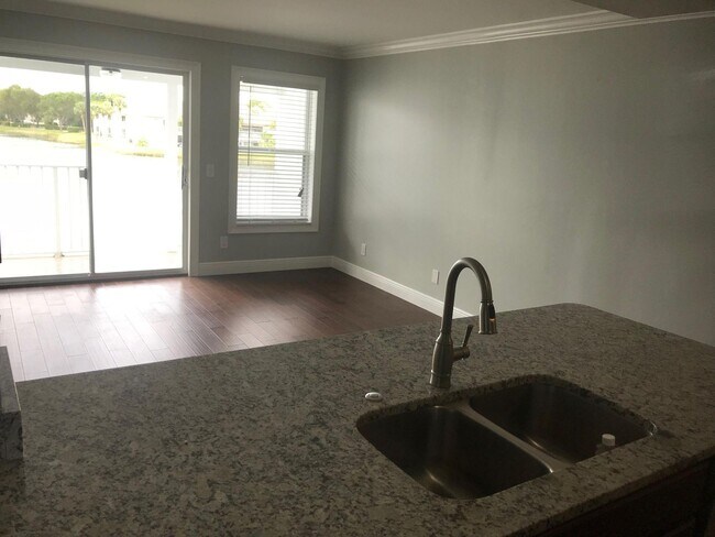 Building Photo - 285 Cypress Point Dr