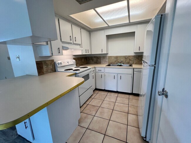 Foto del edificio - 4608-4610 Sandy Lane