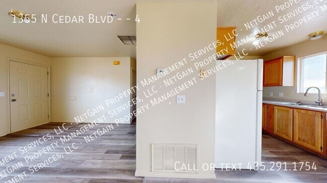Building Photo - Pet Friendly 4 Bedroom Apartment