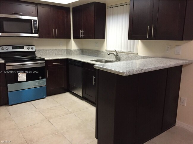 Building Photo - 3 br, 2.5 bath House - 5150 Lake Loop Rd
