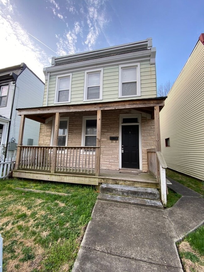 Photo - 207 Wellford St House