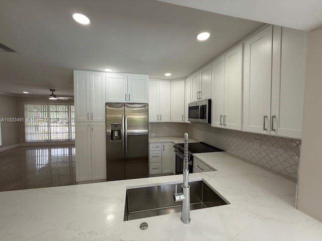 Foto del edificio - 917 SE 15th Ct