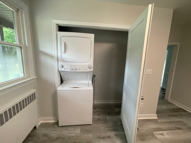Lavadora y secadora apilables - 10334 Adirondack View Hts