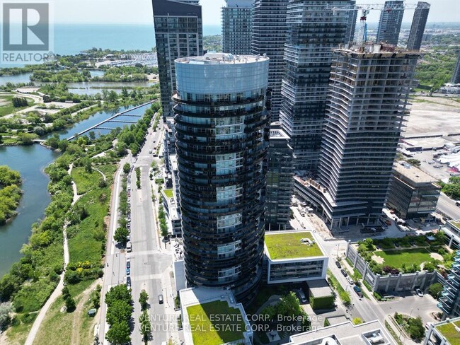 Photo du bâtiment - 80-280 Marine Parade Dr