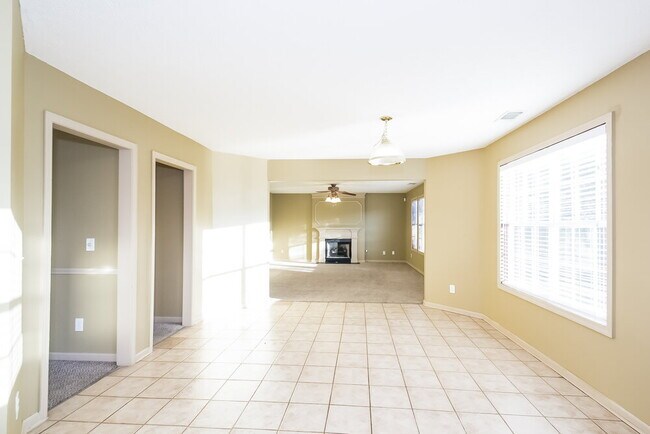Foto del edificio - 5028 Burling Mill Dr
