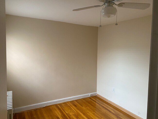 bedroom - 823 S 9th St