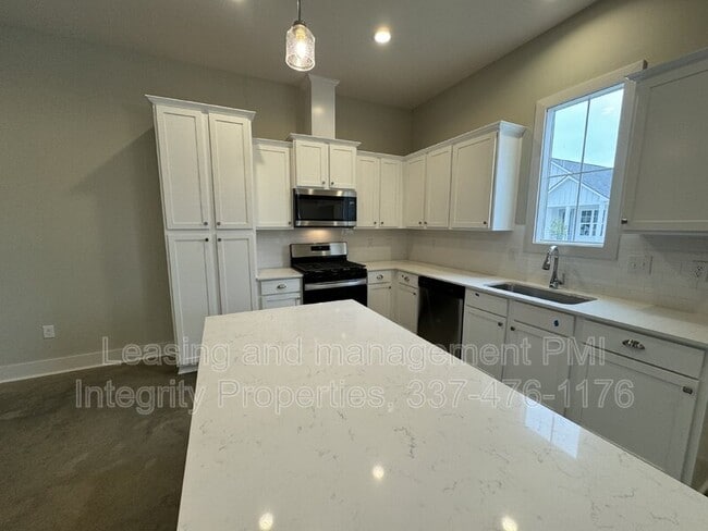 Building Photo - 106 Satsuma Dr