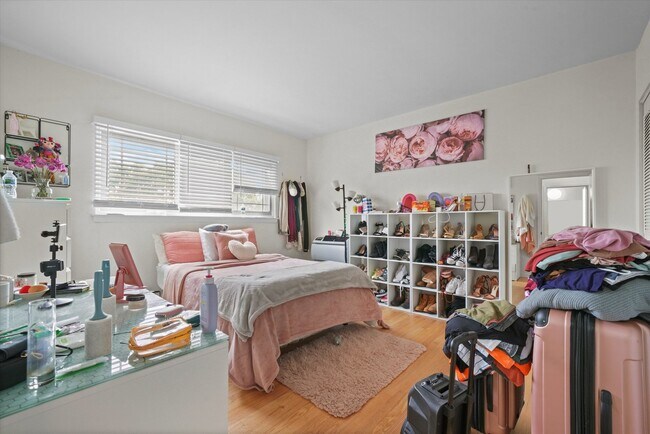 Foto del edificio - 8050 Niles Ave