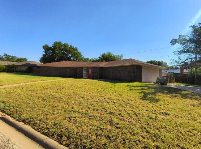 Foto del edificio - Nice family 3 bedroom and 2 bath home in a...