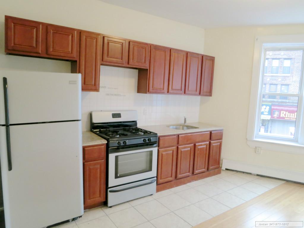 Primary Photo - 1347 Flatbush Ave