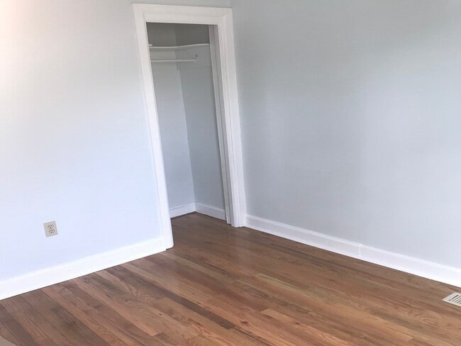 Building Photo - 820 Oakdale Rd