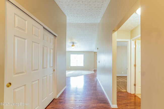 Foto del edificio - 7319 Orchard Lake Blvd